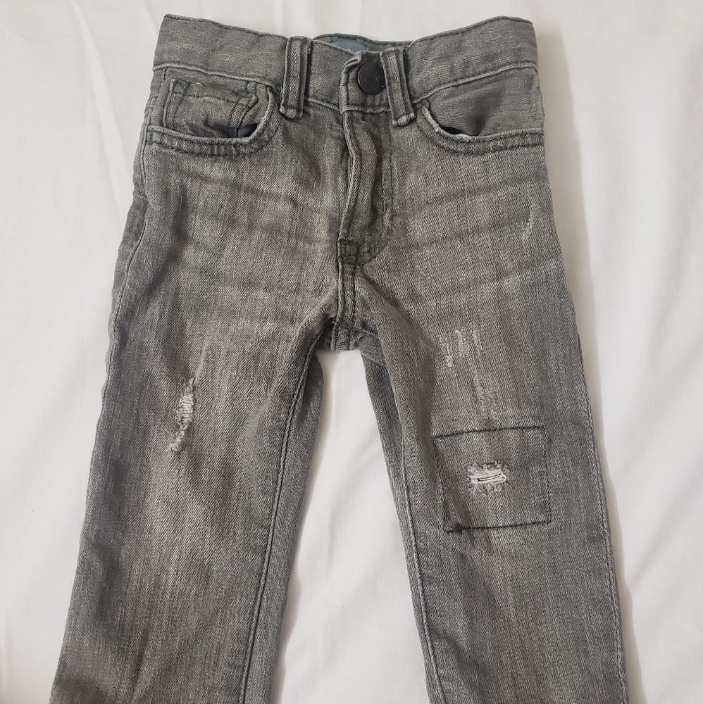 In great condition Baby gap Jean's size 12-18 m